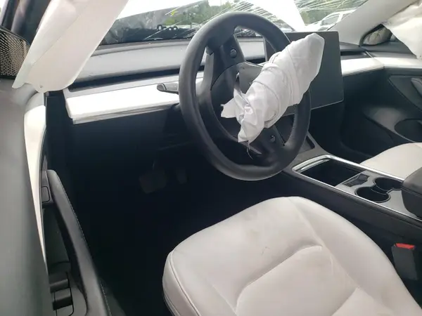 5YJ3E1EA7PF425703 2023 TESLA MODEL 3 - Image 8