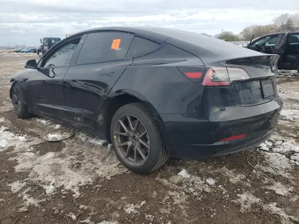 5YJ3E1EA7PF428570 2023 TESLA MODEL 3 - Image 2