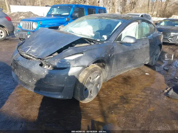 5YJ3E1EA7PF428892 2023 TESLA MODEL 3 - Image 2