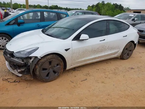 5YJ3E1EA7PF431422 2023 TESLA MODEL 3 - Image 2