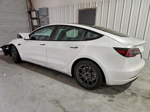 5YJ3E1EA7PF434935 2023 TESLA MODEL 3 - Image 2