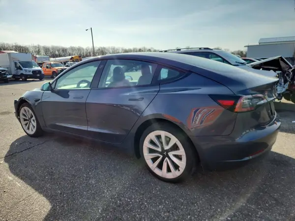 5YJ3E1EA7PF436880 2023 TESLA MODEL 3 - Image 2