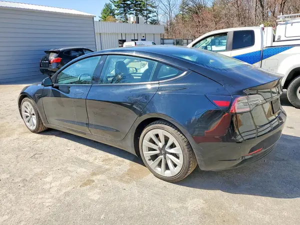 5YJ3E1EA7PF436961 2023 TESLA MODEL 3 - Image 2