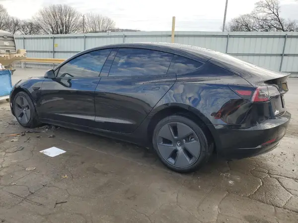 5YJ3E1EA7PF447135 2023 TESLA MODEL 3 - Image 2