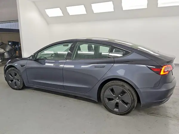 5YJ3E1EA7PF447779 2023 TESLA MODEL 3 - Image 2