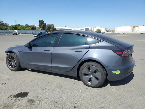 5YJ3E1EA7PF452643 2023 TESLA MODEL 3 - Image 2