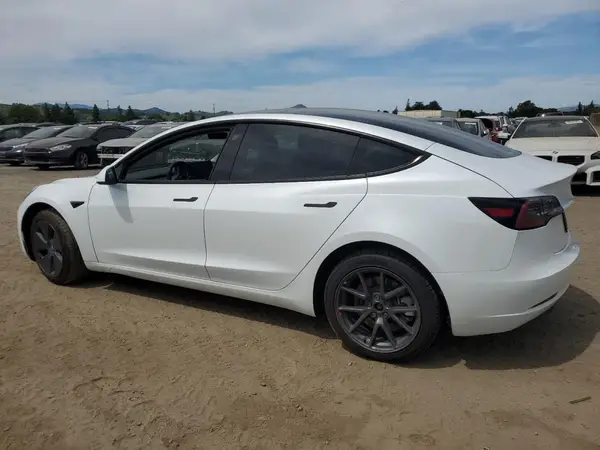 5YJ3E1EA7PF452786 2023 TESLA MODEL 3 - Image 2