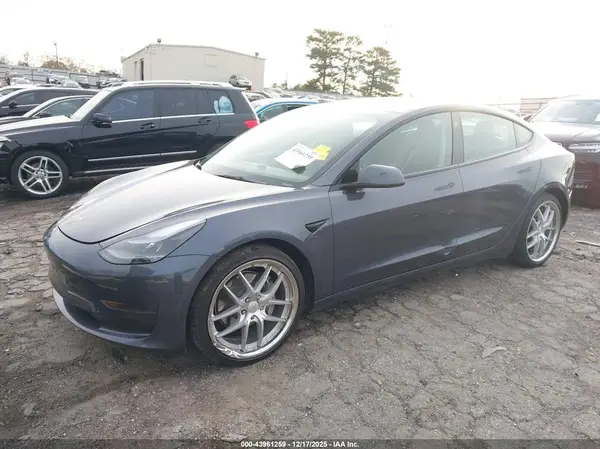 5YJ3E1EA7PF452870 2023 TESLA MODEL 3 - Image 2