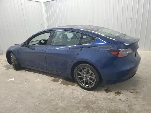 5YJ3E1EA7PF453582 2023 TESLA MODEL 3 - Image 2