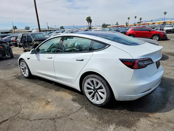 5YJ3E1EA7PF459348 2023 TESLA MODEL 3 - Image 2