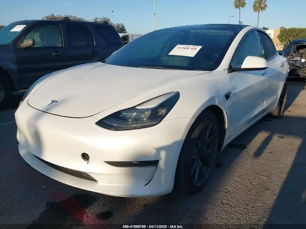 5YJ3E1EA7PF462332 2023 TESLA MODEL 3 - Image 2