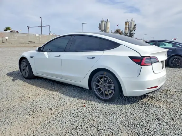 5YJ3E1EA7PF466459 2023 TESLA MODEL 3 - Image 2