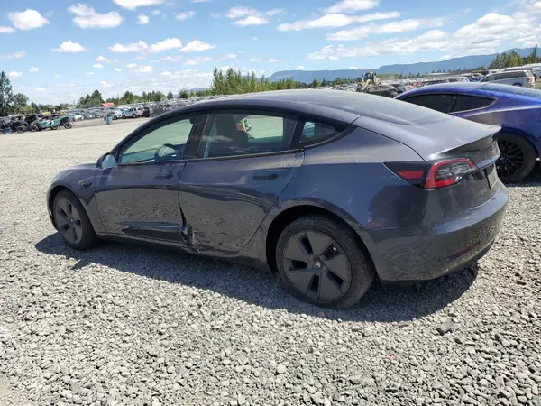 5YJ3E1EA7PF470625 2023 TESLA MODEL 3 - Image 2