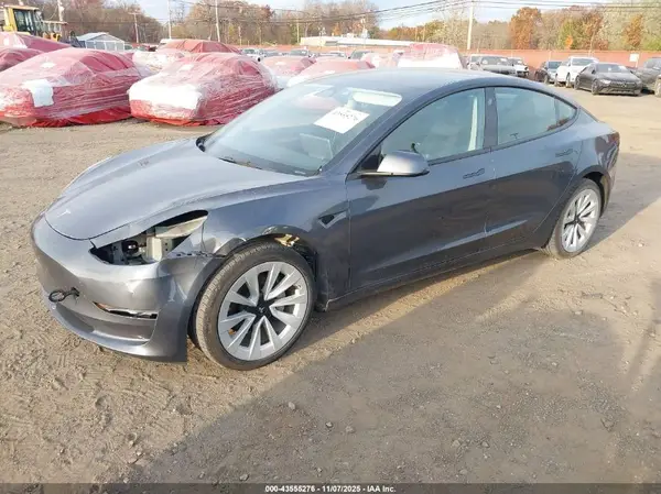 5YJ3E1EA7PF470995 2023 TESLA MODEL 3 - Image 2