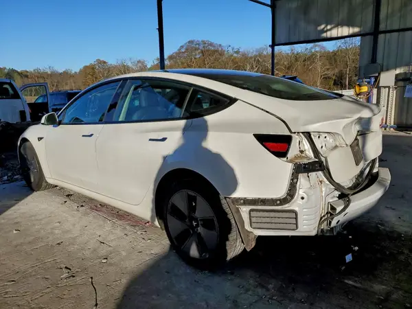 5YJ3E1EA7PF475372 2023 TESLA MODEL 3 - Image 2