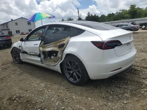 5YJ3E1EA7PF477140 2023 TESLA MODEL 3 - Image 2