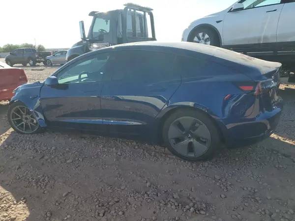 5YJ3E1EA7PF477669 2023 TESLA MODEL 3 - Image 2