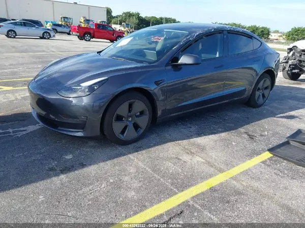 5YJ3E1EA7PF482841 2023 TESLA MODEL 3 - Image 2