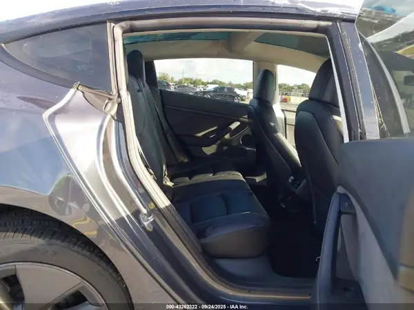 5YJ3E1EA7PF482841 2023 TESLA MODEL 3 - Image 8