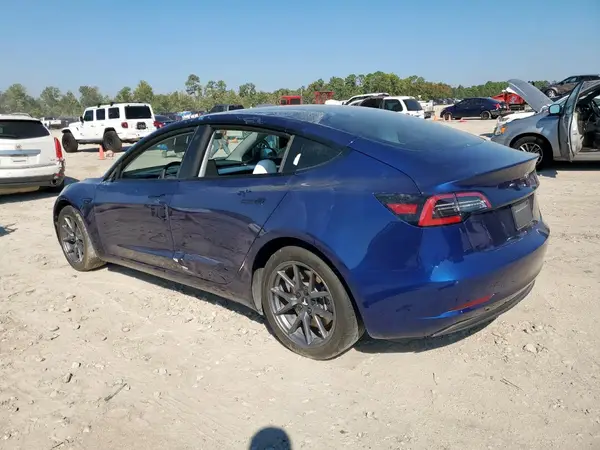 5YJ3E1EA7PF492530 2023 TESLA MODEL 3 - Image 2