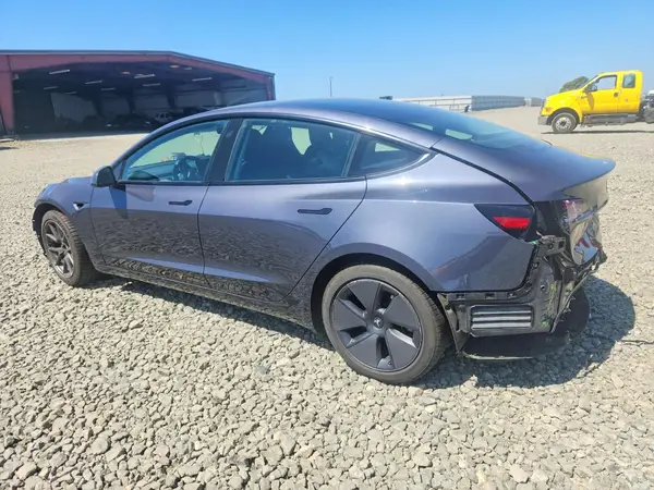5YJ3E1EA7PF497081 2023 TESLA MODEL 3 - Image 2