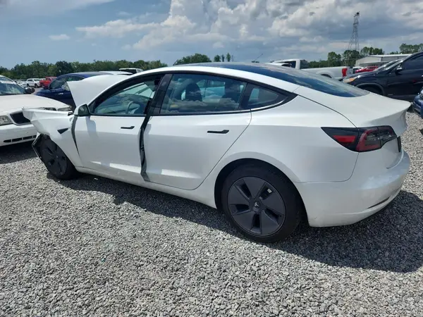 5YJ3E1EA7PF499641 2023 TESLA MODEL 3 - Image 2
