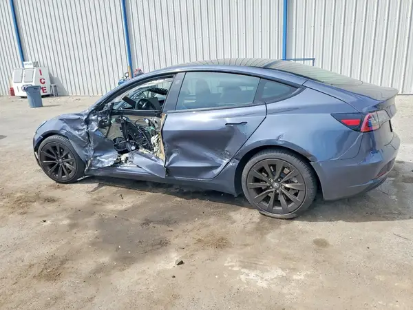 5YJ3E1EA7PF511593 2023 TESLA MODEL 3 - Image 2