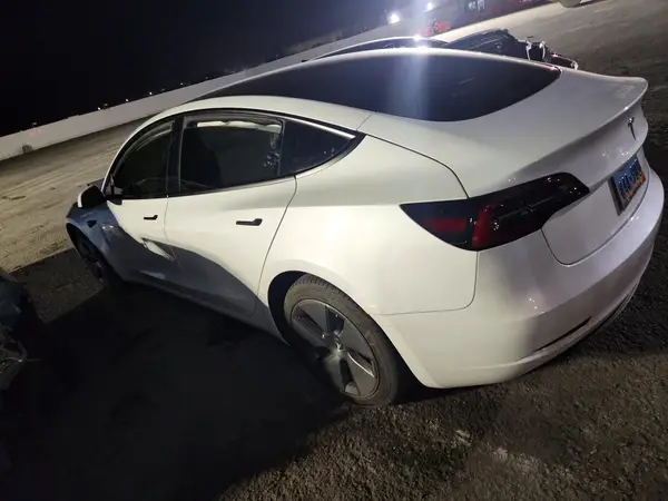 5YJ3E1EA7PF544044 2023 TESLA MODEL 3 - Image 2