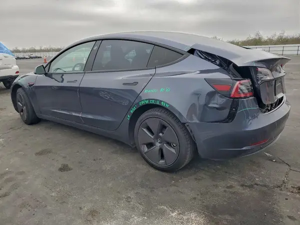 5YJ3E1EA7PF545257 2023 TESLA MODEL 3 - Image 2