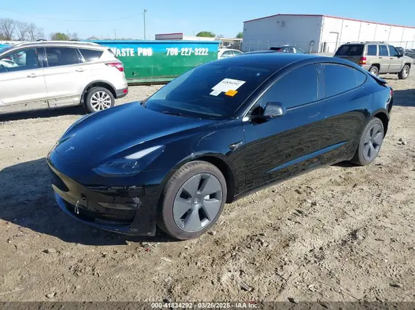 5YJ3E1EA7PF550202 2023 TESLA MODEL 3 - Image 2