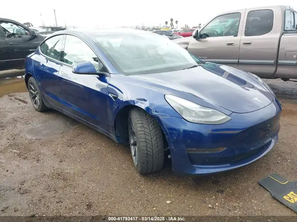5YJ3E1EA7PF560888 2023 TESLA MODEL 3 - Image 1