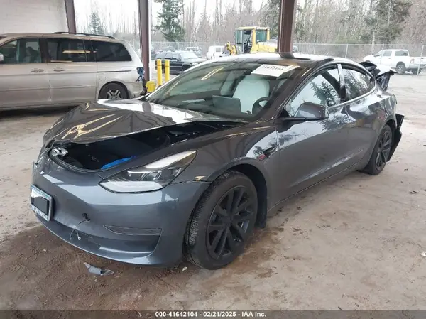 5YJ3E1EA7PF561717 2023 TESLA MODEL 3 - Image 2