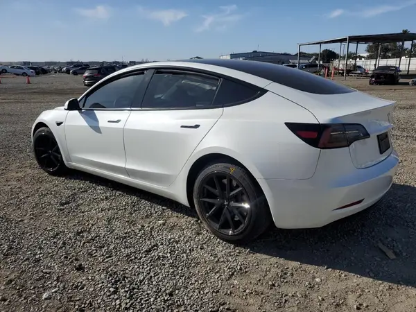 5YJ3E1EA7PF563497 2023 TESLA MODEL 3 - Image 2