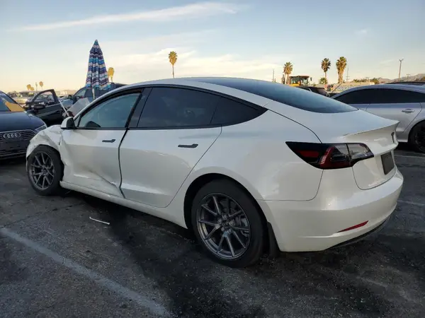 5YJ3E1EA7PF575262 2023 TESLA MODEL 3 - Image 2