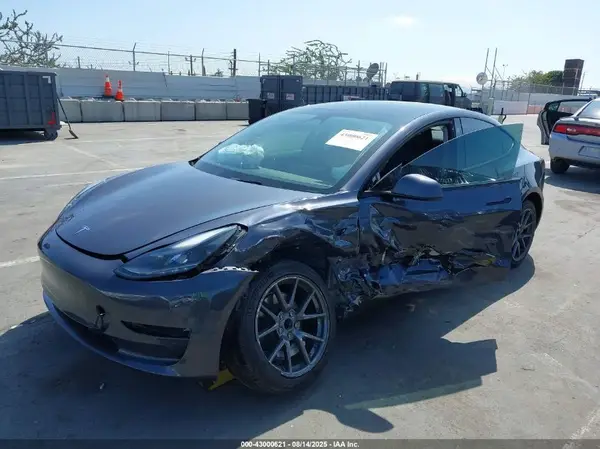 5YJ3E1EA7PF577996 2023 TESLA MODEL 3 - Image 2