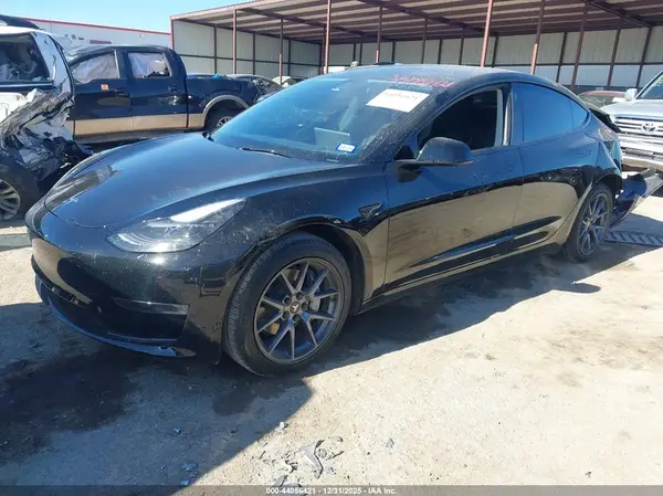 5YJ3E1EA7PF581076 2023 TESLA MODEL 3 - Image 2