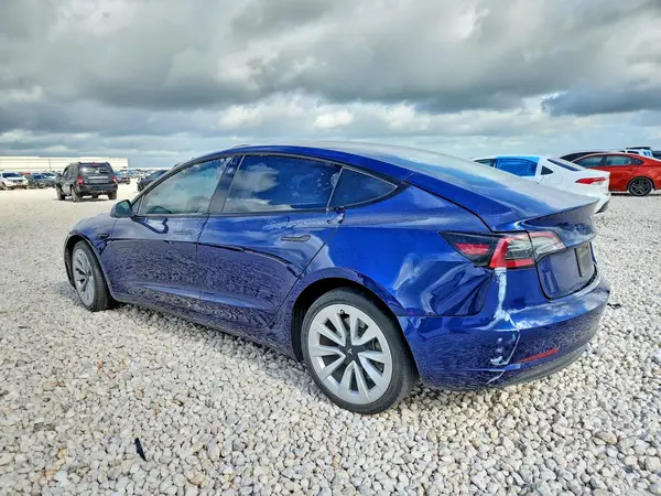 5YJ3E1EA7PF582955 2023 TESLA MODEL 3 - Image 2
