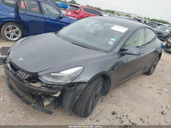 5YJ3E1EA7PF583748 2023 TESLA MODEL 3 - Image 2