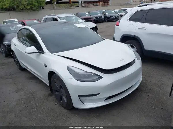 5YJ3E1EA7PF587797 2023 TESLA MODEL 3 - Image 1