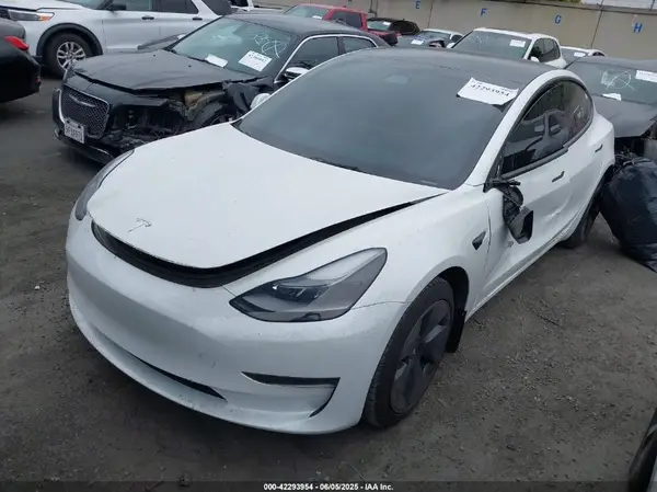 5YJ3E1EA7PF587797 2023 TESLA MODEL 3 - Image 2