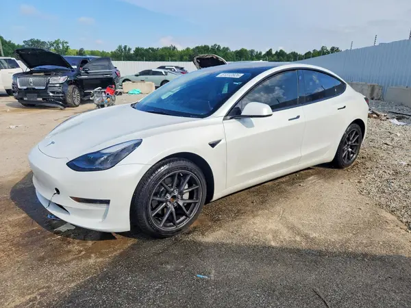 5YJ3E1EA7PF588058 2023 TESLA MODEL 3 - Image 1