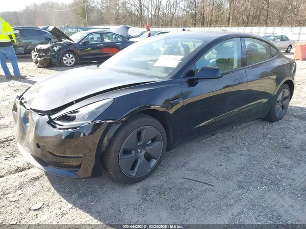 5YJ3E1EA7PF589825 2023 TESLA MODEL 3 - Image 2