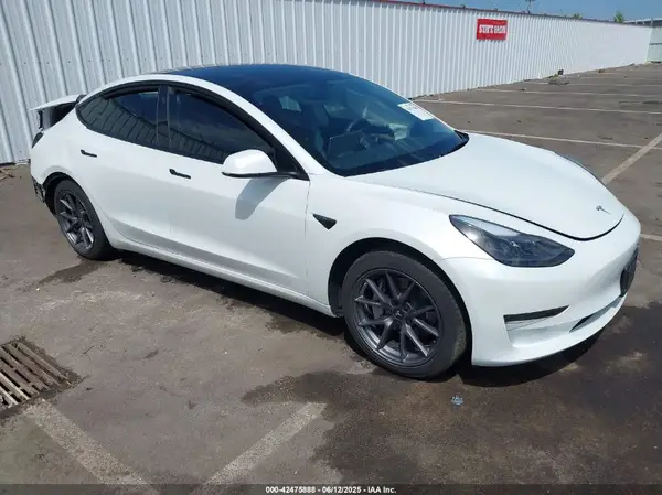 5YJ3E1EA7PF605022 2023 TESLA MODEL 3 - Image 1
