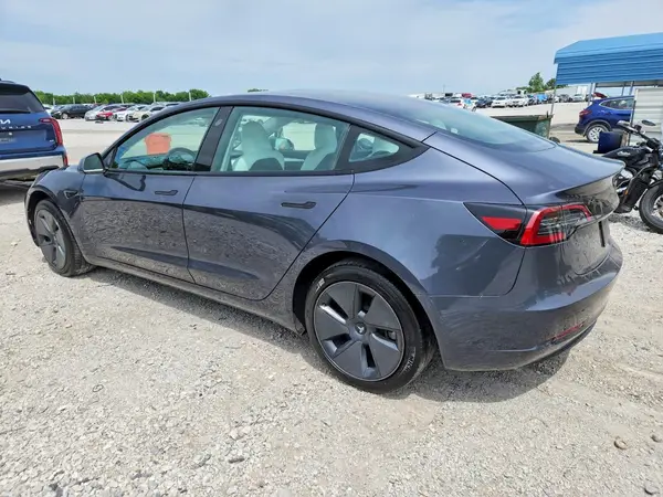 5YJ3E1EA7PF606882 2023 TESLA MODEL 3 - Image 2