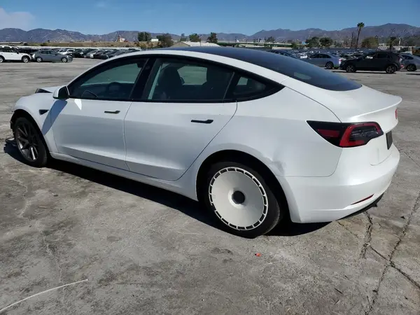 5YJ3E1EA7PF612018 2023 TESLA MODEL 3 - Image 2