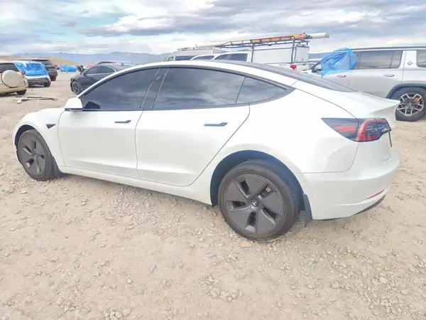 5YJ3E1EA7PF614027 2023 TESLA MODEL 3 - Image 2