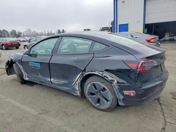 5YJ3E1EA7PF616215 2023 TESLA MODEL 3 - Image 2