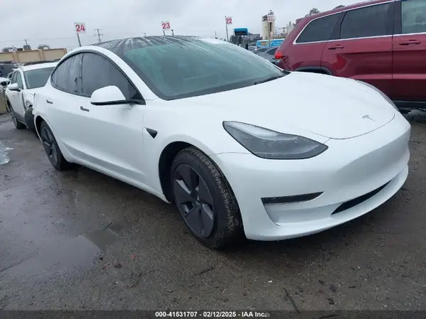 5YJ3E1EA7PF622189 2023 TESLA MODEL 3 - Image 1