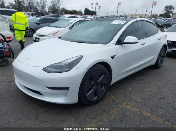 5YJ3E1EA7PF622189 2023 TESLA MODEL 3 - Image 2