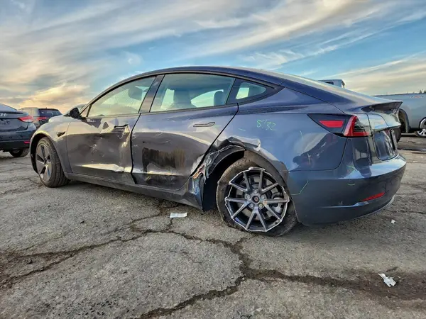 5YJ3E1EA7PF638361 2023 TESLA MODEL 3 - Image 2